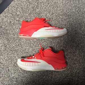 Nike KD 7 Christmas Eggnog edition